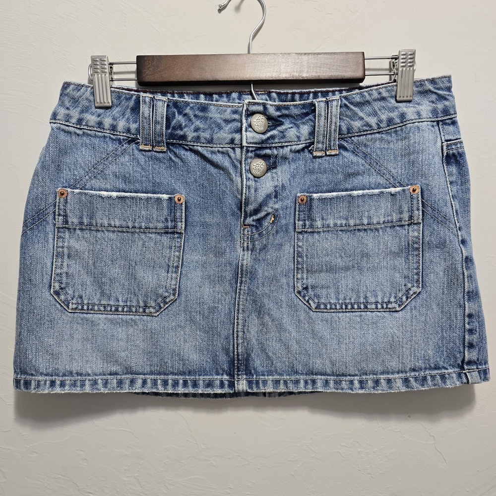American Eagle Y2K Denim Mini Skirt Womens Size 8 Low Rise Barbie Preppy Mall - Picture 1 of 6